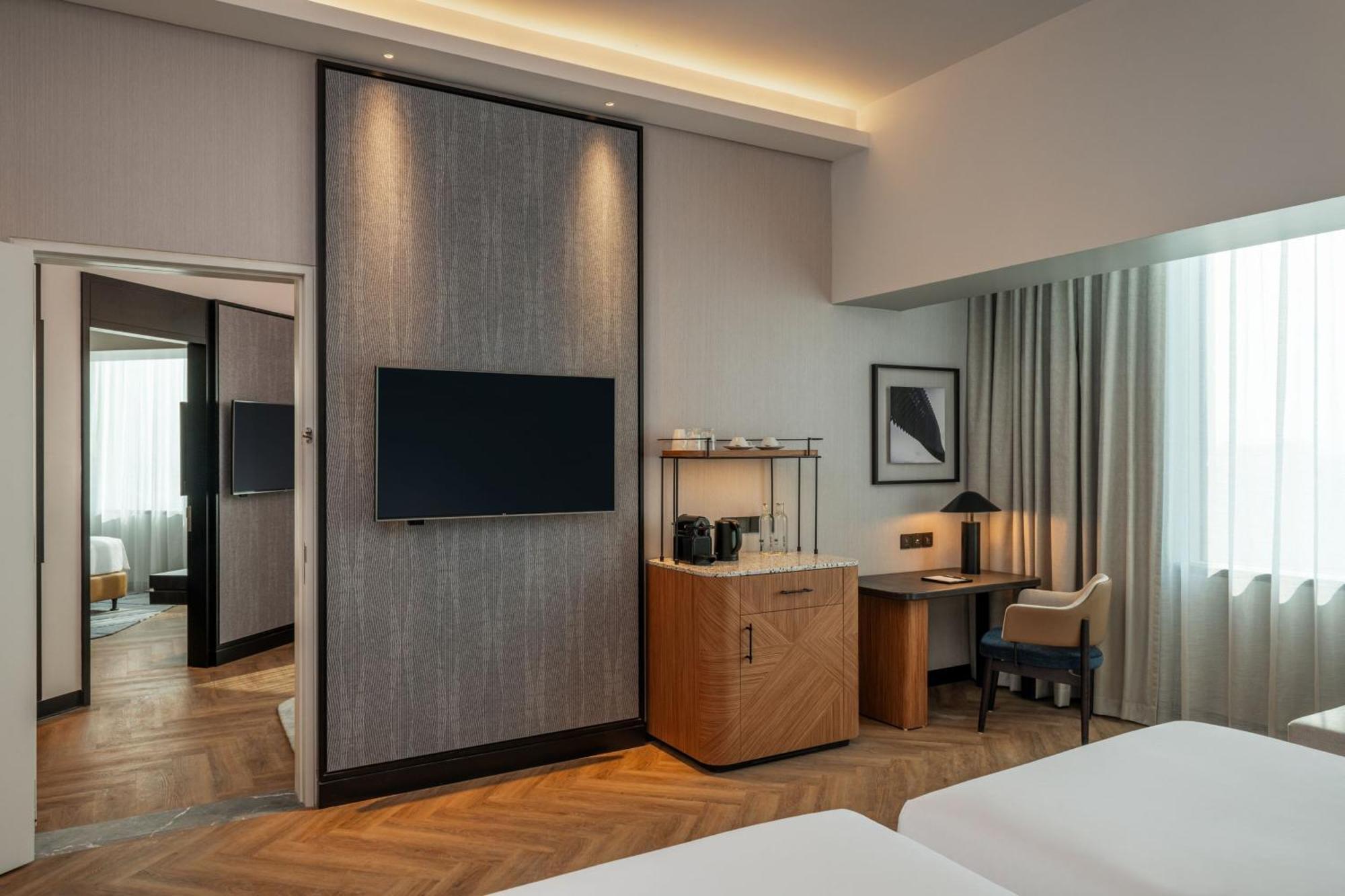 Sheraton Mall Of The Emirates Hotel, Hotel 5*