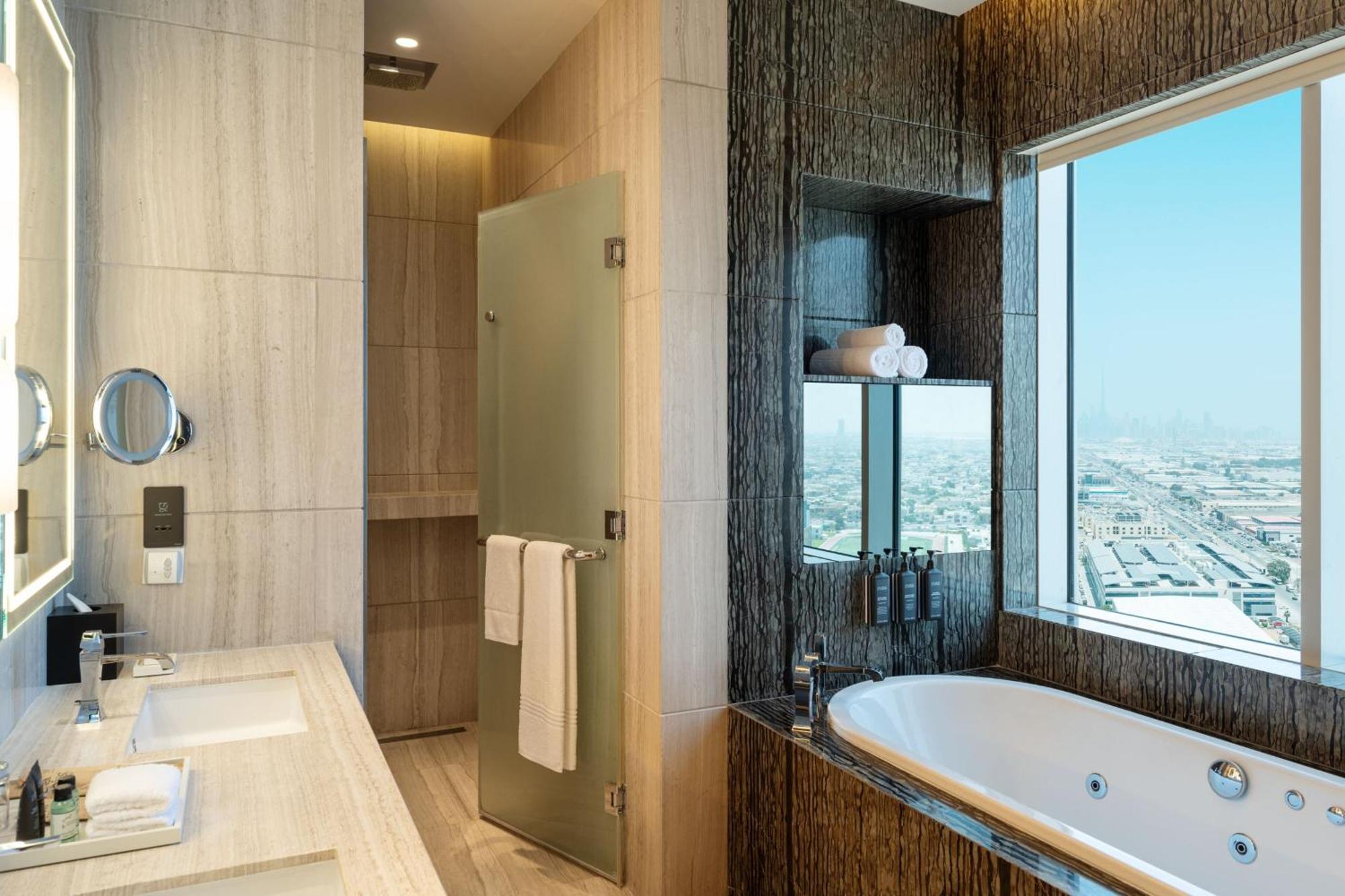 Sheraton Mall Of The Emirates Hotel, 5*