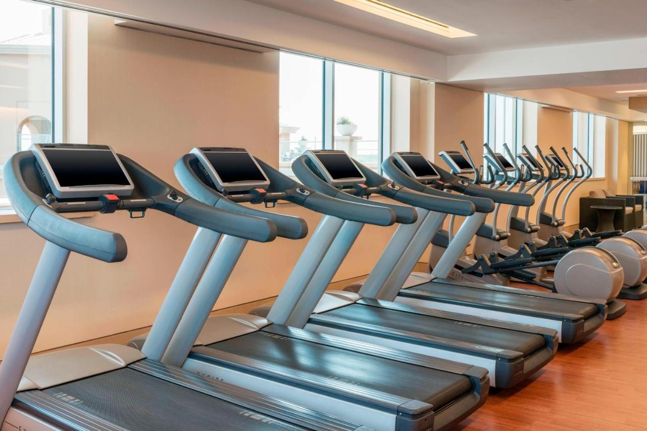 Отель Sheraton Mall Of The Emirates Hotel, 5*